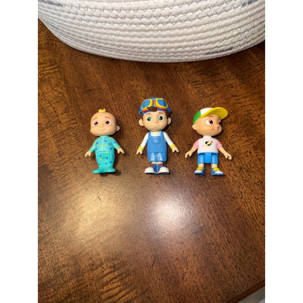 Lot of 3 Cocomelon Family Figures 2021 Jazwares - JJ TomTom